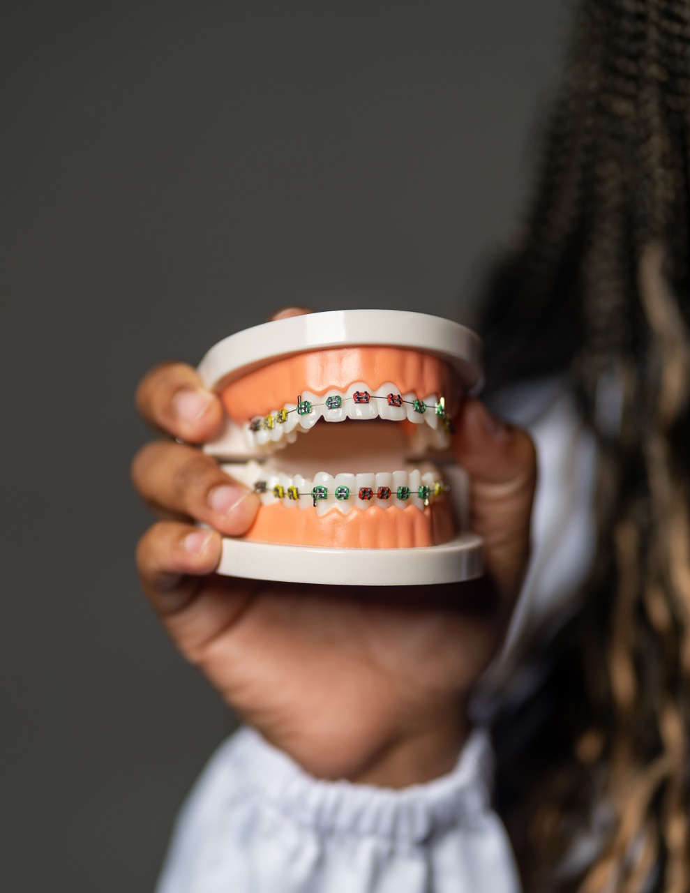 Braces & Aligners illustration 1